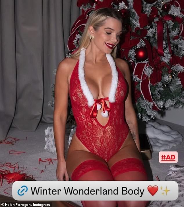 بدت هيلين مثيرة للغاية في بيبي دول باللونين الأحمر والأبيض، والتي ارتدتها مع سروال داخلي وجوارب ضيقة.