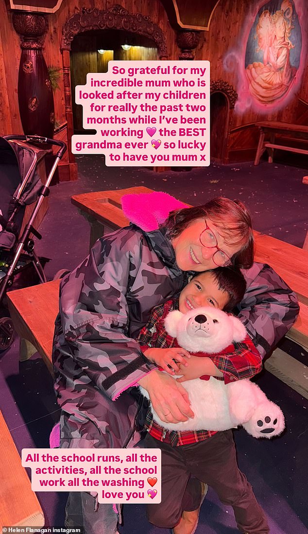 يأتي ذلك بعد أن أثنت هيلين على والدتها لقيامها 