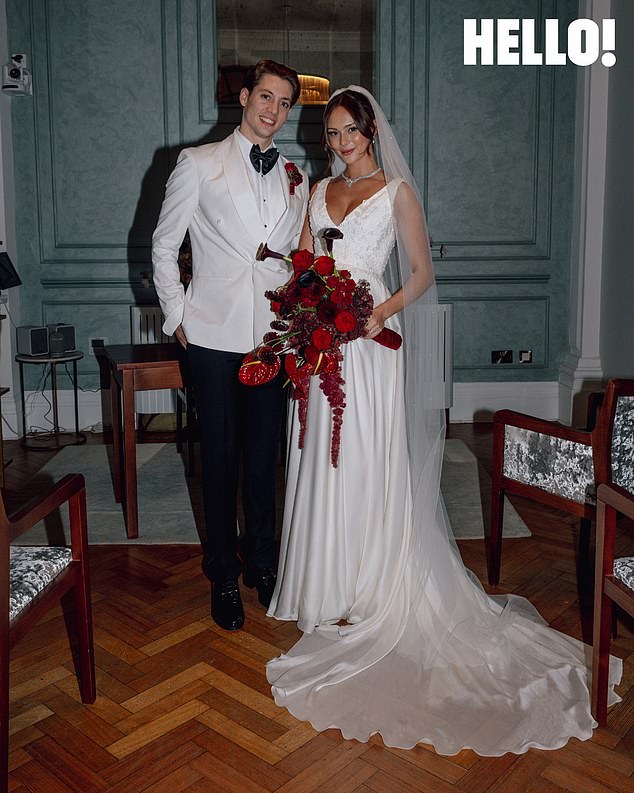 أجرت نجمة Made In Chelseastar، 28 عامًا، والعارضة، 24 عامًا، أول مقابلة لهما بعد عقد قرانهما.