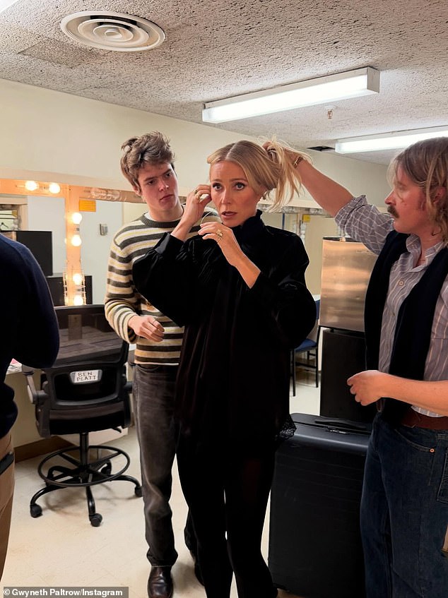 كانت موسى بجانب العش الفارغ خلف الكواليس في مسرح أهمانسون في وسط مدينة لوس أنجلوس يوم الخميس الماضي عندما استعدت لعودتها الغنائية على خشبة المسرح.