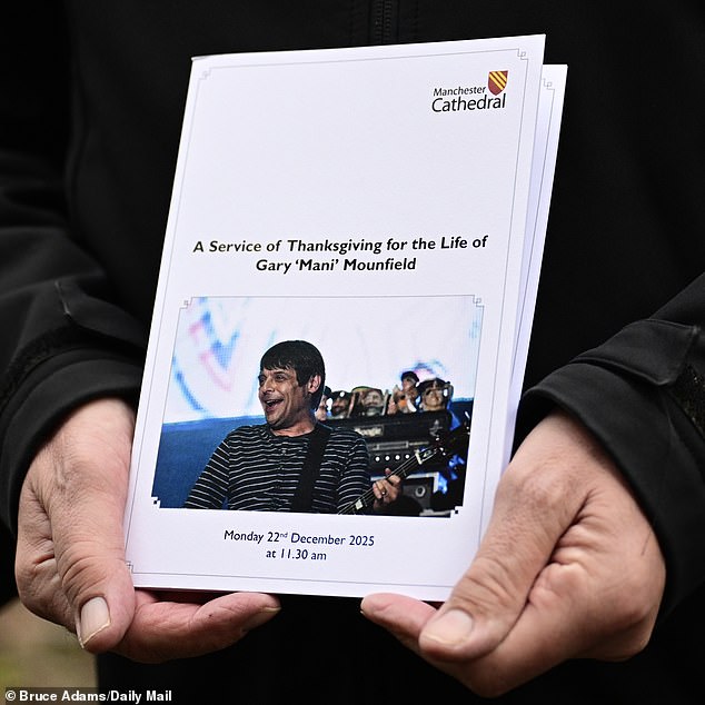 تقام جنازة نجم Stone Roses غاري 