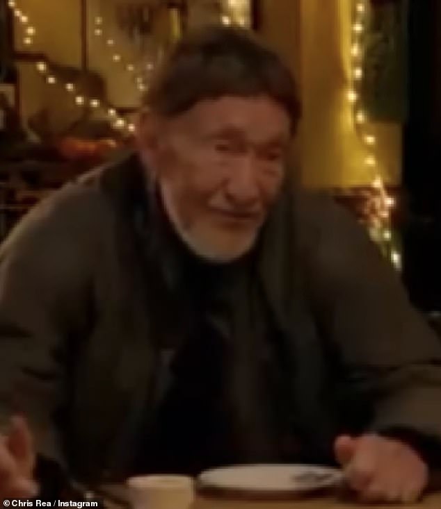 اتضح أنه كان مصدر إلهام بالفعل لكتابة المسار الذي يشعرك بالسعادة خلال فترة منخفضة في حياته بعد أن فقد مديره ووظيفته ورخصة القيادة.