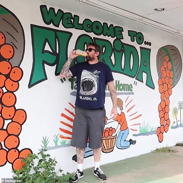 ولم يتضح على الفور سبب الوفاة. وذكرت الصحيفة أنه من المقرر أن يتم تشريح الجثة من قبل الطبيب الشرعي