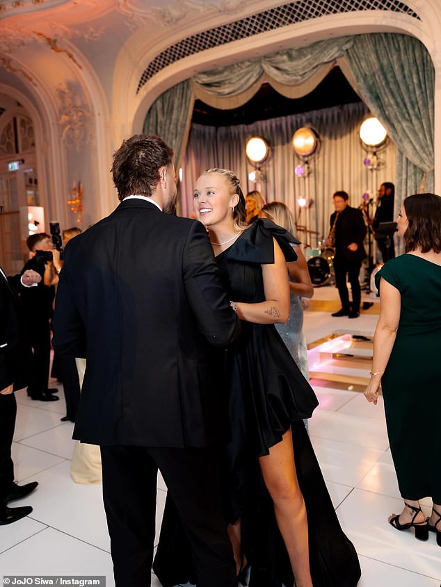 على الرغم من وجودهما في الولايات المتحدة في الوقت الحالي، كشف جوجو وكريس أنهما سيقضيان عيد الميلاد مع عائلة كريس في إنجلترا هذا العام