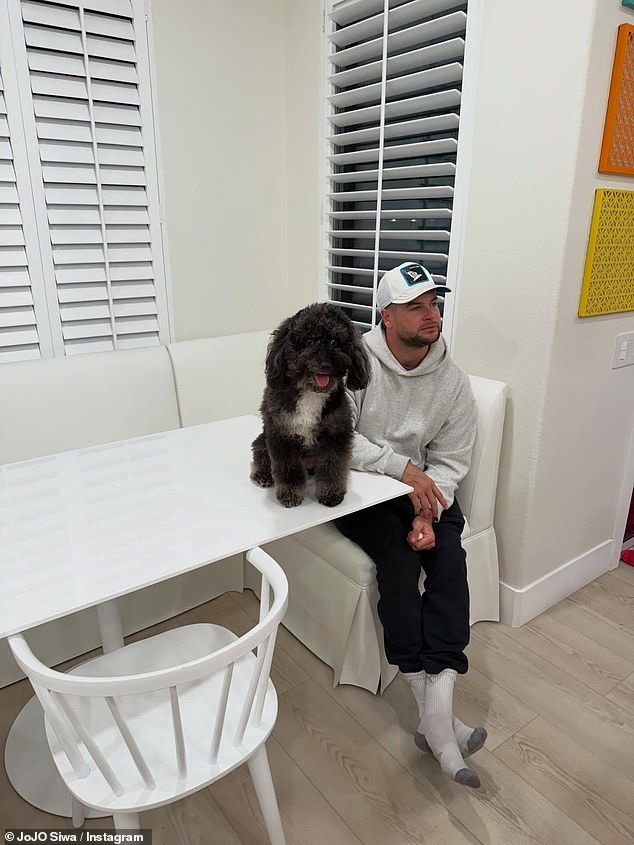 وقبل الاحتفالات، ألمح الثنائي إلى أنهما يفكران بالفعل في الزواج، في إشارة إلى أن علاقتهما أصبحت جدية وسريعة.