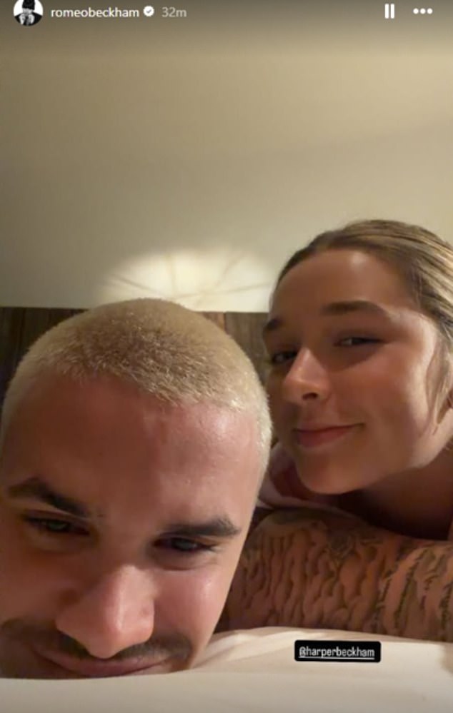 وفي الوقت نفسه، شارك كروز وهاربر (في الصورة) صورًا لهما وهما يتسكعان