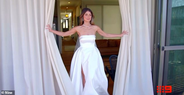 يتم بعد ذلك عرض مونتاج للعديد من العرائس والعرسان الذين يحضرون حفل زفافهم، كما تشير العديد من الأصوات إلى ما سيأتي