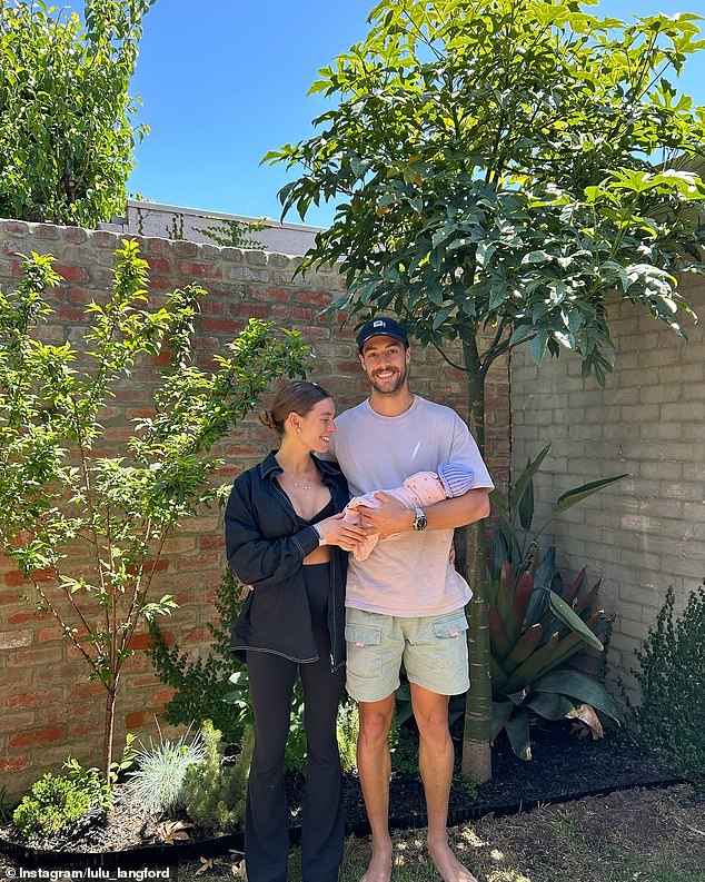 ويأتي حفل الزفاف بعد أن أعلن الزوجان عن خطوبتهما وحملهما في يونيو 2024