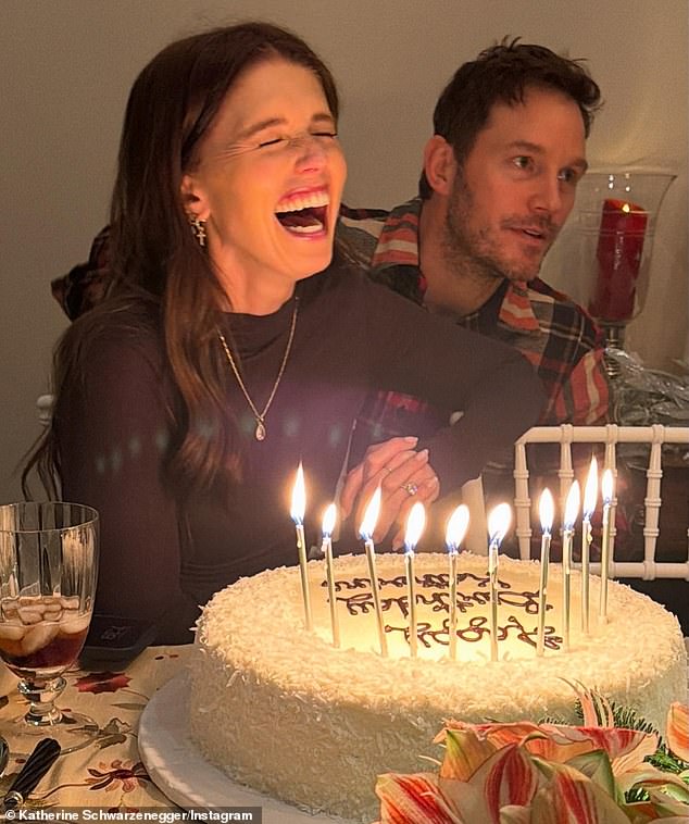 ومن اللحظات الخاصة الأخرى التي أدرجتها كاثرين لمحة من إحدى الحفلات التي احتفلت فيها بعيد ميلادها السادس والثلاثين مع زوجها كريس برات، الذي تزوجته في عام 2019.