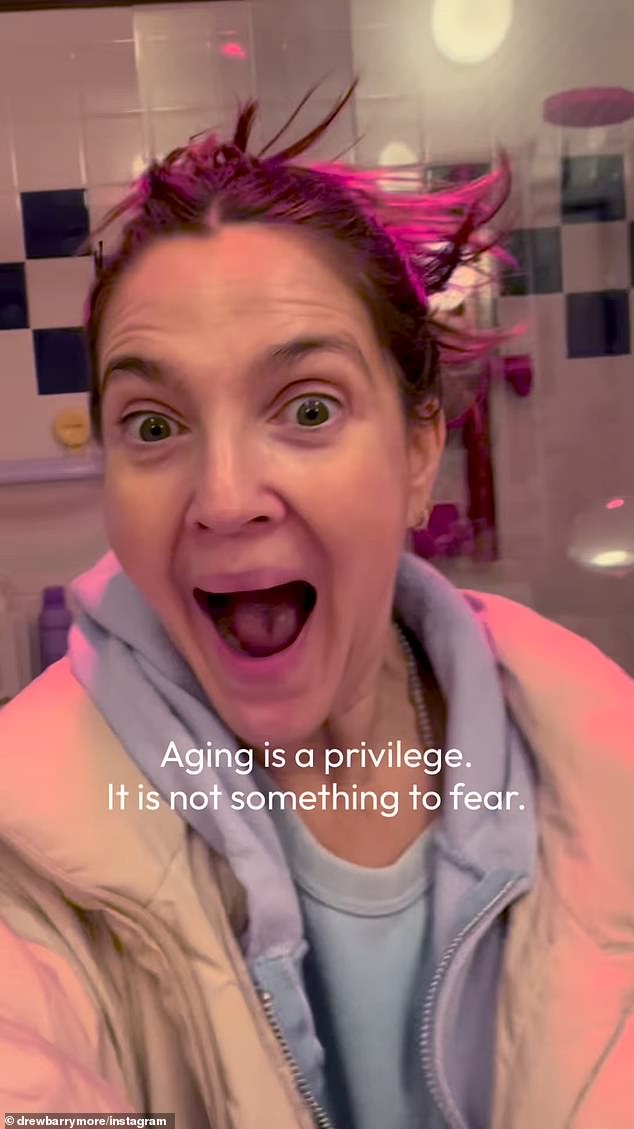 حصل مقطع الفيديو المؤثر الخاص بها على تعليقات رائعة من المعجبين، وكان من دواعي سرورهم أنها كانت ترسل هذه الرسالة بالذات