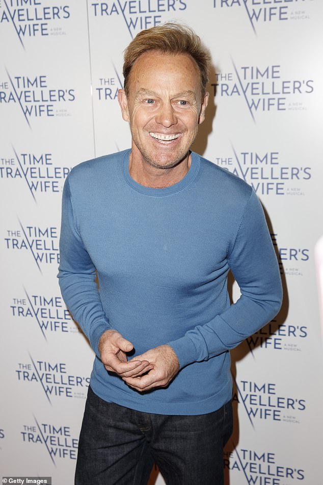 اشتهر جايسون ببطولته في مسلسل Neighbours واستمر في إطلاق مسيرة بوب ناجحة (في الصورة عام 2023)