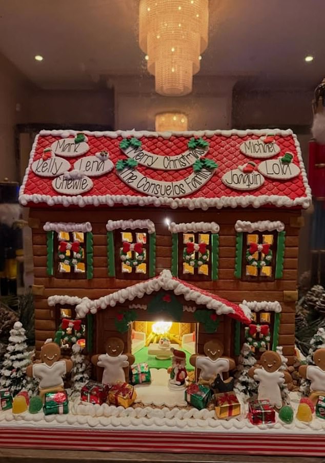 كان هناك أيضًا بيت خبز الزنجبيل الساحر والكبير مع الحلوى الحمراء والبيضاء المرفقة. 