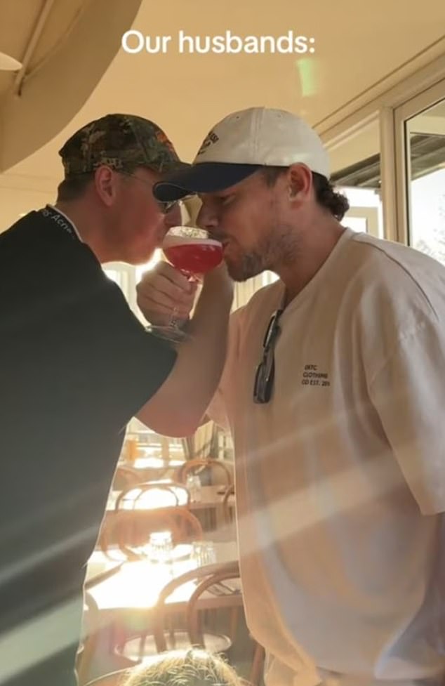 تنتقل الكاميرا بعد ذلك إلى لقطة لاتشي وبن وأذرعهما متشابكة وهما يشربان كوكتيلًا