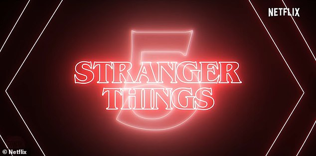 يتم الآن بث الموسم الخامس من Stranger Things، كلا المجلدين الأول والثاني، على Netflix. سيتم عرض الحلقة النهائية للمسلسل، التي تبلغ مدتها ساعتان، والتي تحمل اسم 