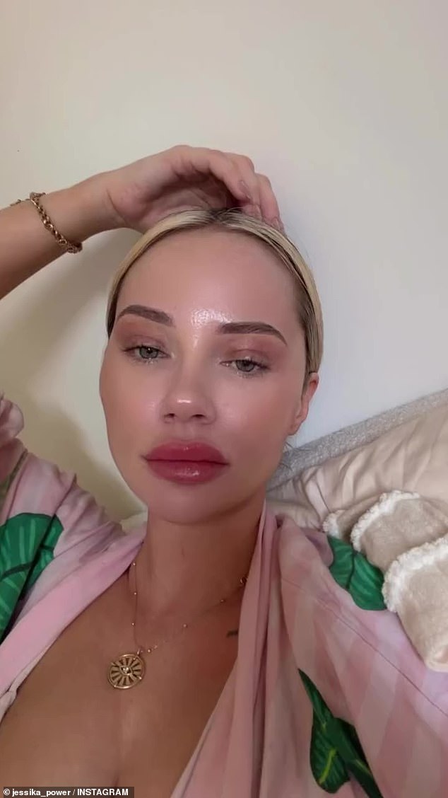 انتقلت نجمة Married At First Sight السابقة، 33 عامًا، إلى Instagram في Boxing Day لتكشف عن أنها كانت تشعر ببعض الطقس السيئ