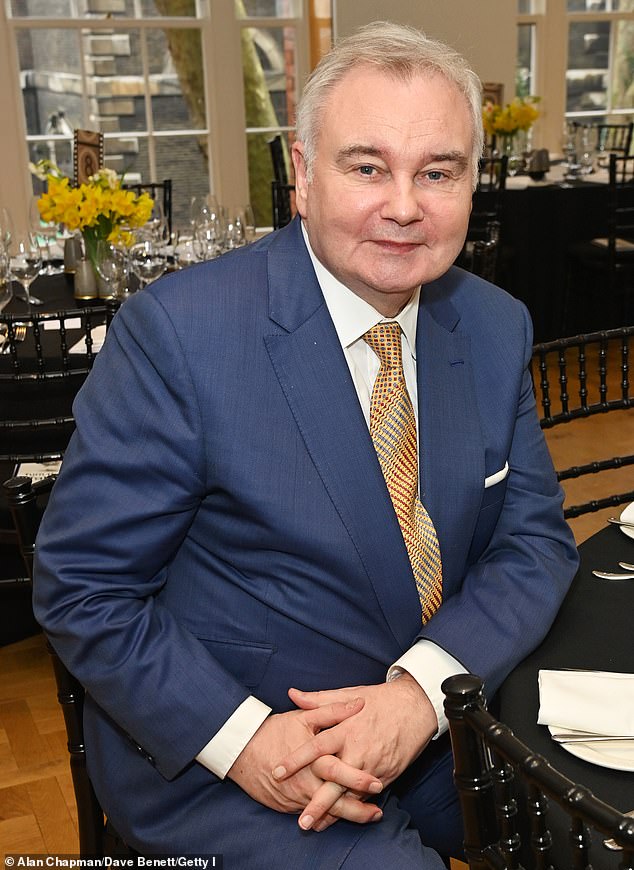 يحب القراء أن يسمعوا عن حياة إيمون هولمز العاطفية مع مستشارة الزواج كاتي ألكسندر