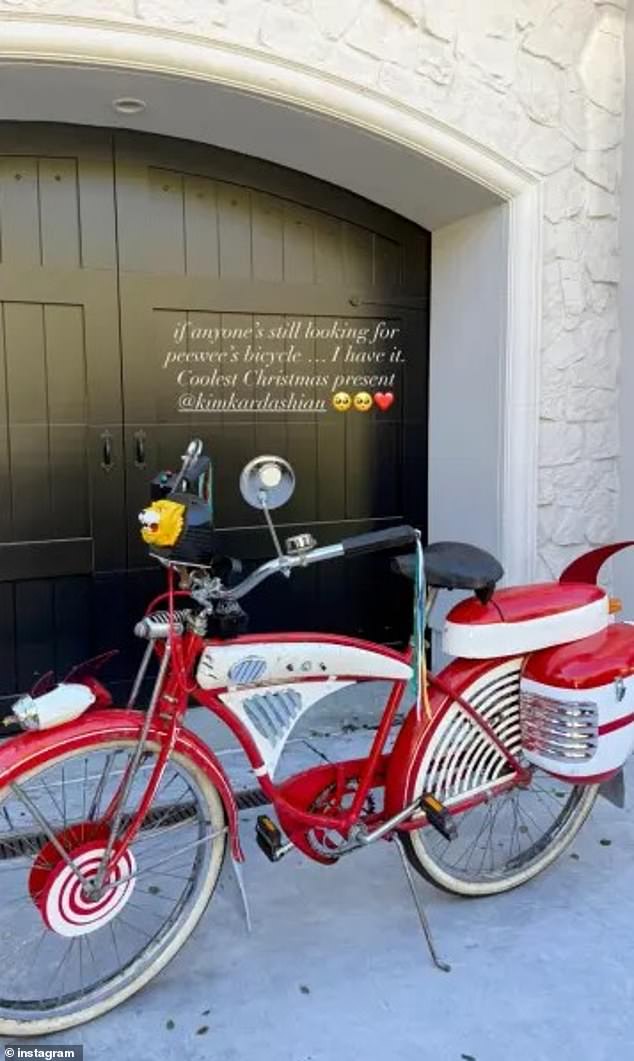 لقد أهدتها الدراجة في قلب الفيلم الناجح عام 1985 Pee-wee's Big Adventure