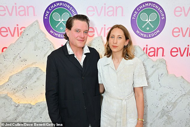 في هذه الأثناء، تحدث ماثيو أيضًا عن اللحظة التي أدرك فيها أن سيلينا هي الشخص الذي التقيا به قبل أن يفقد والدته (في الصورة في يونيو).