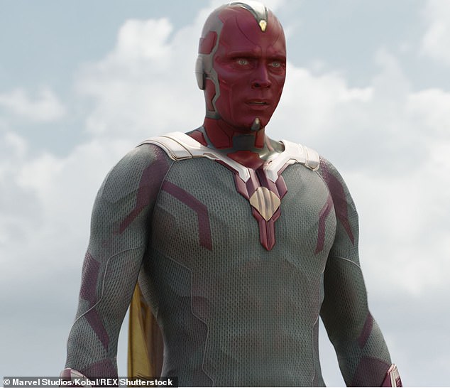 استمر الممثل البريطاني، البالغ من العمر 54 عامًا، في الأداء الصوتي والظهور بدور الكمبيوتر العملاق (في الصورة) في سبعة أفلام أخرى، بالإضافة إلى المسلسل العرضي WandaVision وVisionQuest القادم.