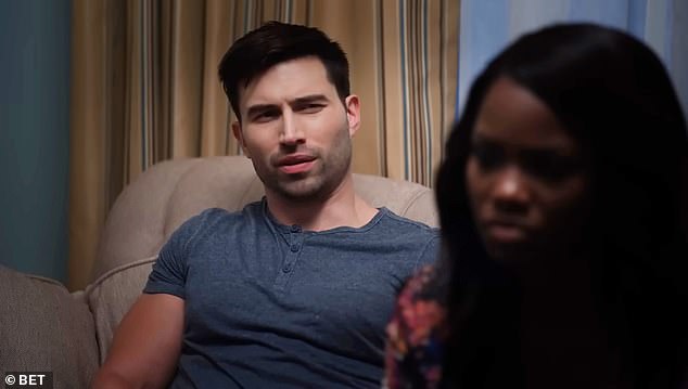 لعب ديكسون دور البطولة في عرضين لبيري: The Oval (في الصورة) وRuthless