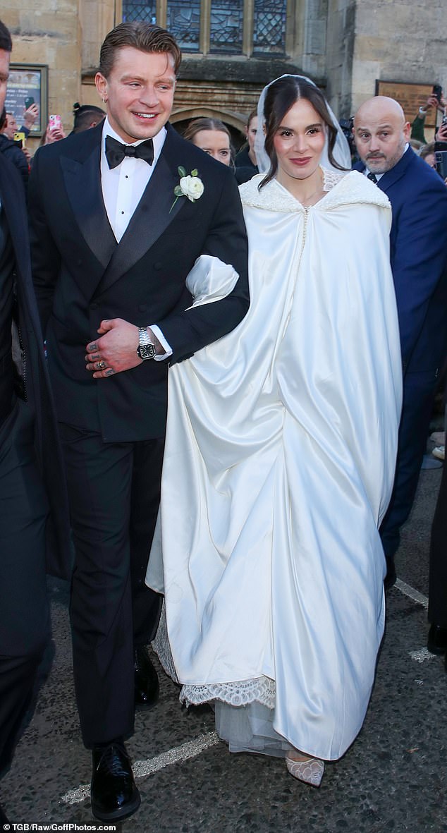 تزوج السباح الأولمبي، 31 عامًا، من ابنة الشيف جوردون رامزي، 25 عامًا، في باث آبي وسط خلاف مرير مع عائلته حيث لم تتم دعوة والدته من الإجراءات.