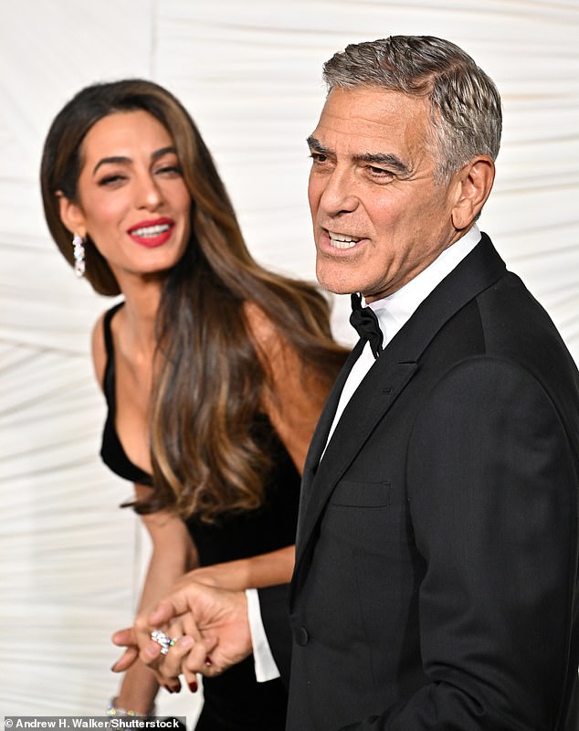 في عام 2021، اشترى الزوجان، اللذان تزوجا في عام 2014، منزلاً في جنوب فرنسا، قبل أن ينفقا 6.7 مليون جنيه إسترليني على عقار أكبر بالقرب من مدينة كان العام الماضي.