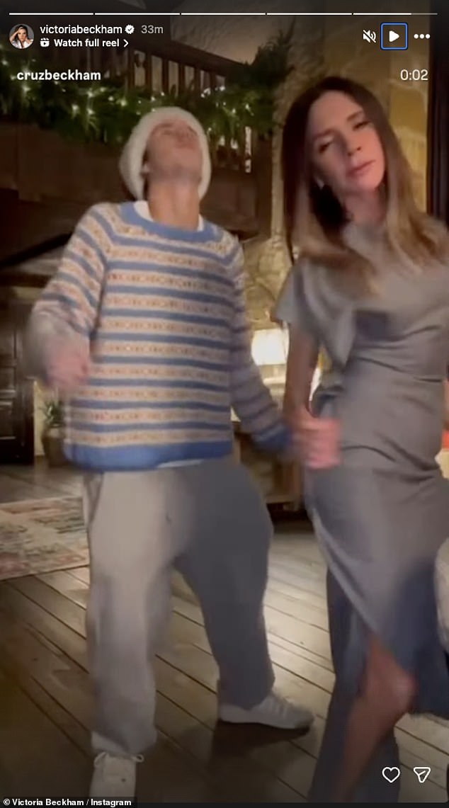 شارك كروز لمحة من احتفالات غداء عيد الميلاد ووضع علامة على توم كروز