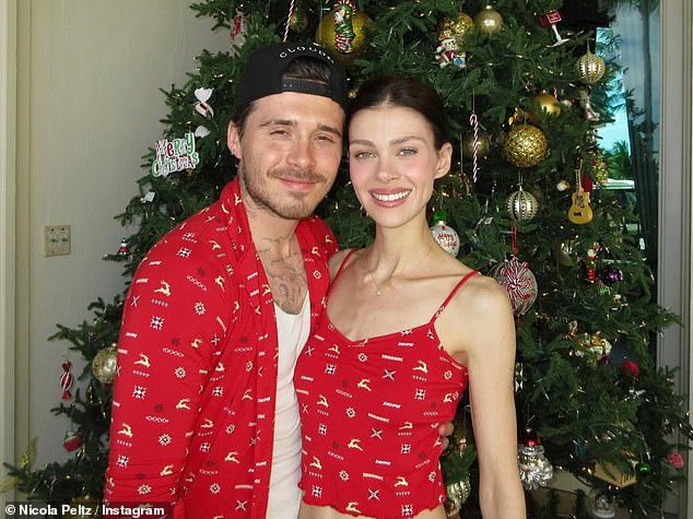 أمضت العائلة عيد الميلاد في كوتسوولدز، لكن بروكلين كانت غائبة بشكل ملحوظ. ويقال إن بروكلين وزوجته نيكولا بيلتز، 30 عاماً، لم يتواصلا مع عائلته