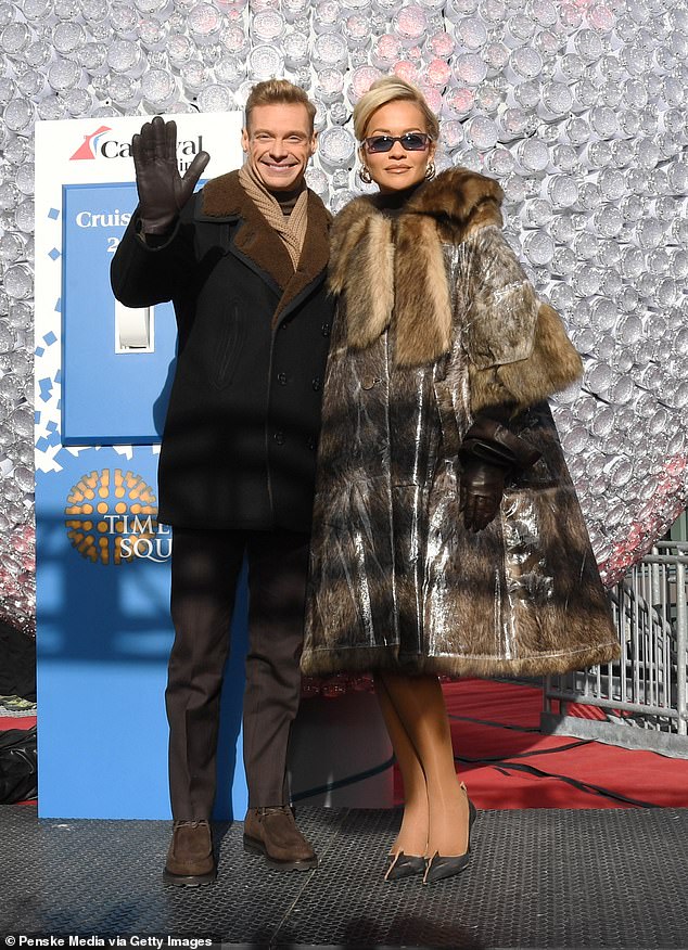 ومن المقرر أن ينضم المغني البالغ من العمر 35 عامًا إلى رايان سيكريست لاستضافة تقليد تايمز سكوير السنوي للمشاهدين في نيويورك