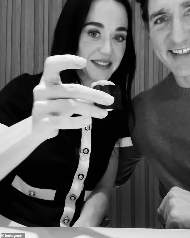 وفي وقت سابق من هذا الشهر، أصبح الزوجان رسميًا على إنستغرام حيث شاركت المطربة منشورًا يظهر حبيبها من رحلتهما الأخيرة إلى طوكيو