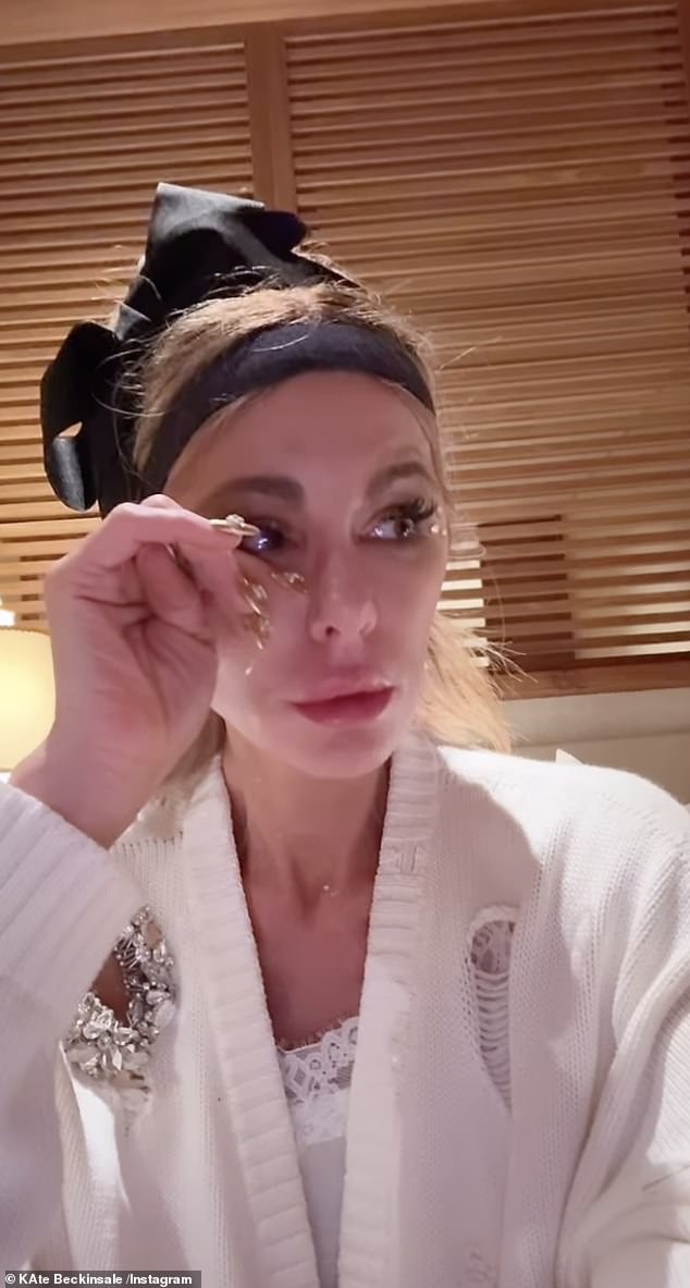 أوضحت نجمة Click كيف أن فقدان والدتها وزوج والدتها في العام السابق، أدى إلى 