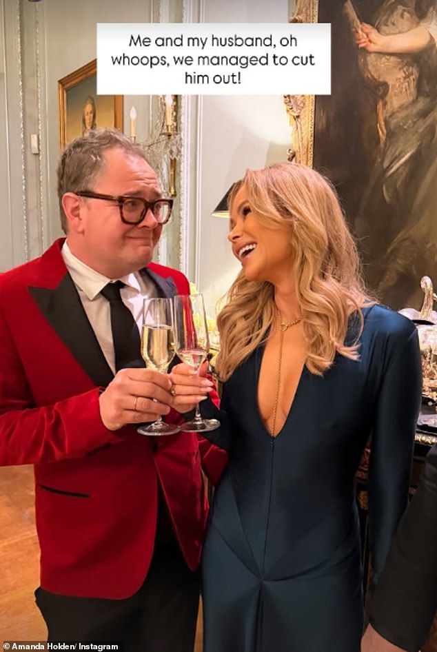 بدت قاضية BGT وكأنها تقضي وقتًا ممتعًا وهي تشرب الشمبانيا مع آلان