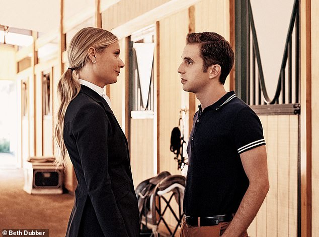 لقد مرت خمس سنوات منذ أن لعبت بالترو دور والدة بلات بالتبني على الشاشة خلال موسمين من مسلسل The Politician على Netflix، والذي شارك في تأليفه زوجها الثاني براد فالتشوك.