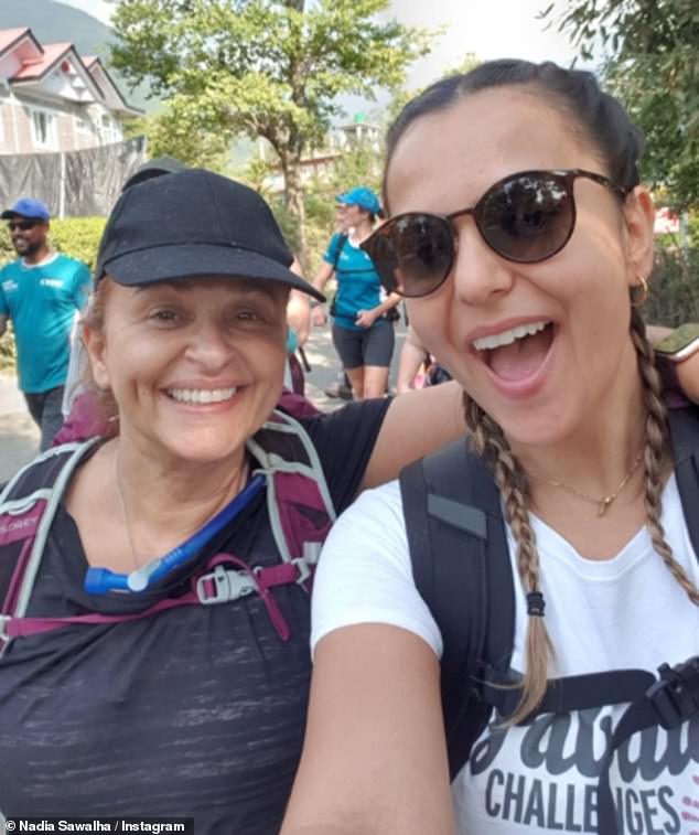 انهارت نادية في السابق بالبكاء عندما أخبرت MailOnline عن صديقتها 