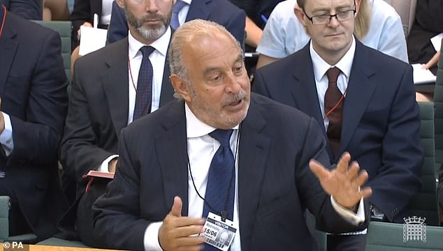 باع حزب الخضر سابقًا BHS مقابل جنيه إسترليني واحد للمفلس السابق دومينيك تشابيل، الذي حُكم عليه العام الماضي بالسجن لمدة ست سنوات بتهمة التهرب الضريبي خلال عملية البيع عام 2015.