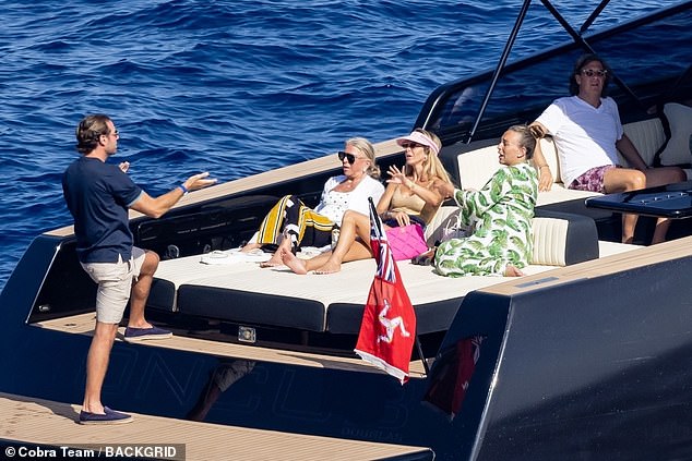 صورت كلوي صيف 2022 أثناء حملها الثاني