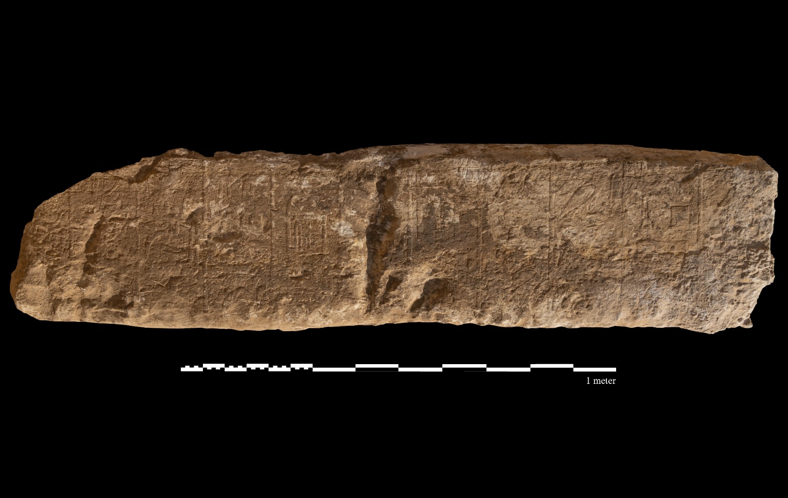 كشفت أعمال التنقيب في أبوصير عن مجمع شمسي ضخم من عصر الأسرة الخامسة بعد انتظار دام قرنًا من الزمان