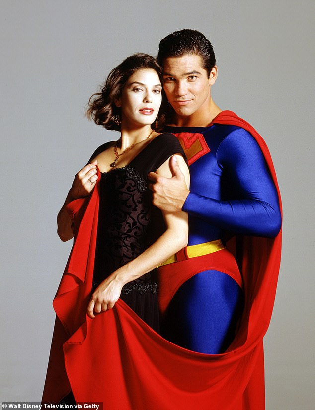 لويس وكلارك: مغامرات سوبرمان الجديدة ظهرت فيها قايين مقابل تيري هاتشر