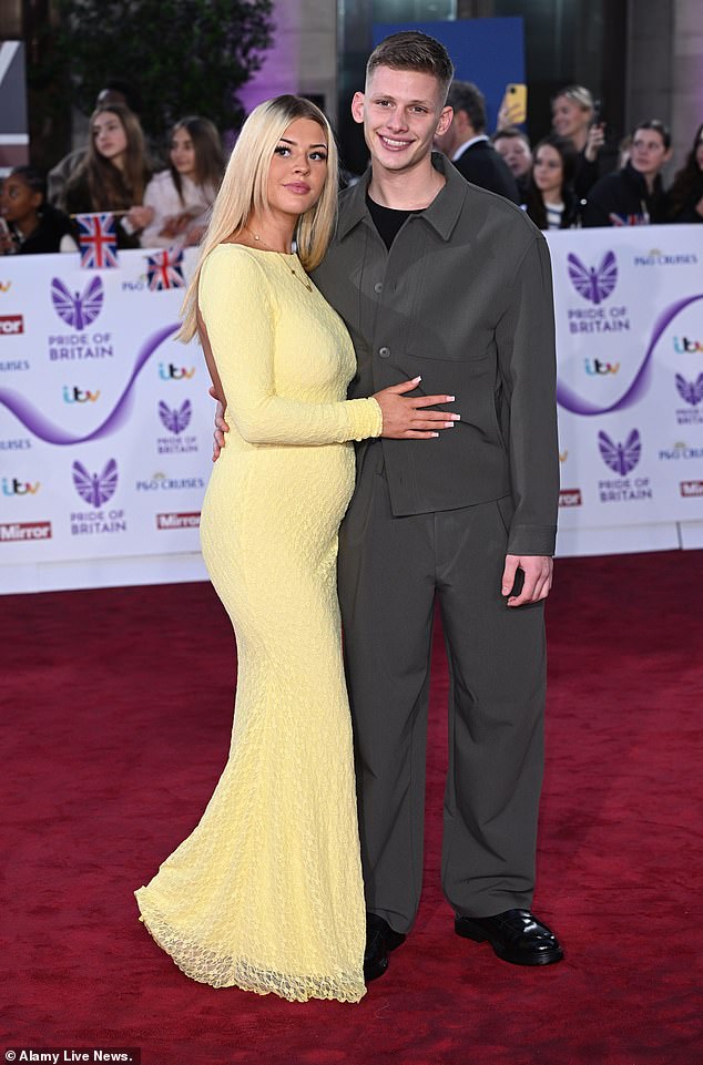 تصالح الأب والابن في النهاية بعد الأخبار التي تفيد بأن فريدي كان يتوقع طفلاً من صديقته السابقة هولي سوينبيرن (شوهدا معًا في أكتوبر).