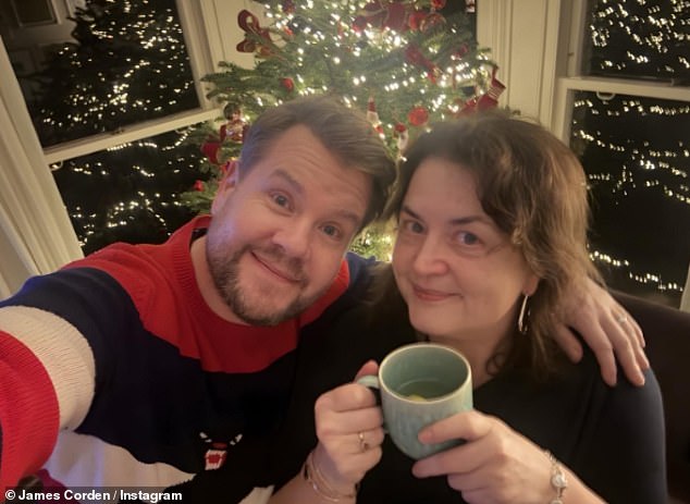 تم رصد جيمس كوردن، الكاتب المشارك ونجم روث جافين وستيسي (شوهد معًا) بانتظام وهو يقوم بزيارة صديقته روث في المنزل المترامي الأطراف