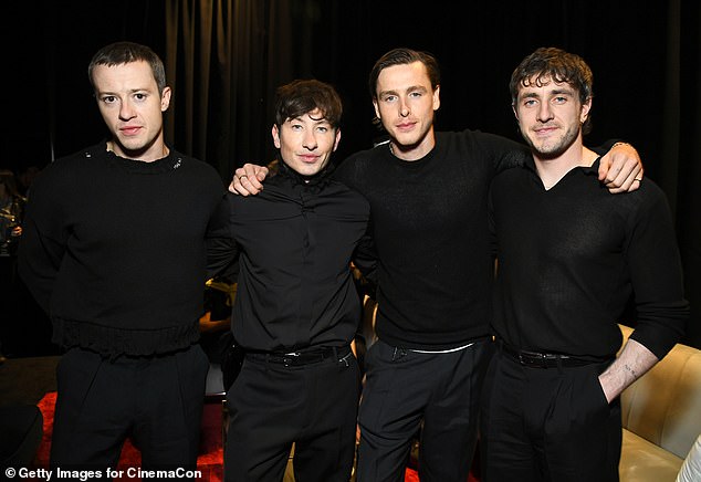 يلعب ميسكال دور بول مكارتني في سلسلة الأفلام المكونة من أربعة أجزاء، إلى جانب (LR) هاريس ديكنسون في دور جون لينون، وباري كيوغان في دور رينجو ستار، وجوزيف كوين في دور جورج هاريسون.