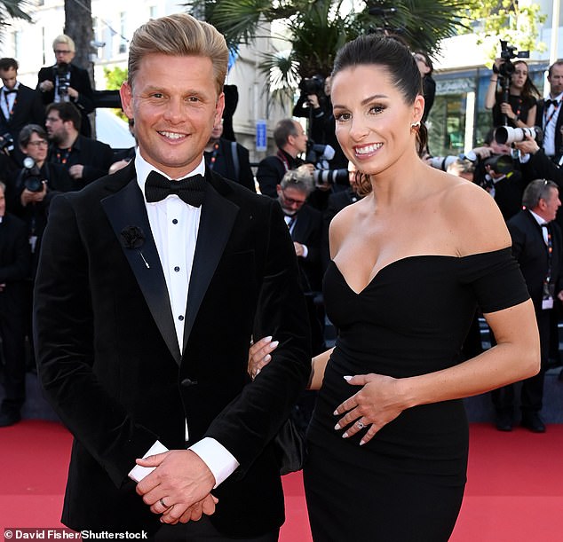 التقى مقدم البرامج التلفزيونية، 46 عامًا، والدعاية، 35 عامًا، في عام 2013 وتزوجا بعد خمس سنوات، حيث تولت كيت دور زوجة الأب لولديه منذ زواجه الأول من جايد جودي، الذي توفي للأسف بسبب سرطان عنق الرحم في عام 2009 (في الصورة مع كيت في عام 2024).