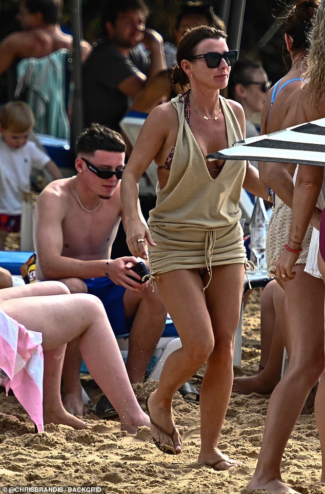 وظهرت جميع أفراد الأسرة في حالة معنوية جيدة وهم يستعدون لاستقبال العام الجديد