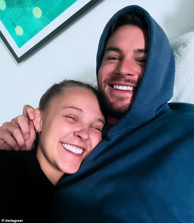 اعترفت بأن علاقتهما لم تعد 