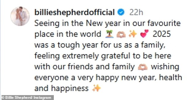 ينضم إلى الزوجين أطفالهما، نيللي، 11 عامًا، وآرثر، ثمانية أعوام، ومارجوت، ثلاثة أعوام، في إجازتهم السنوية، والتي تأتي في أعقاب مأساة جريج، الذي فقد والده وزوج والدته في أواخر العام الماضي.