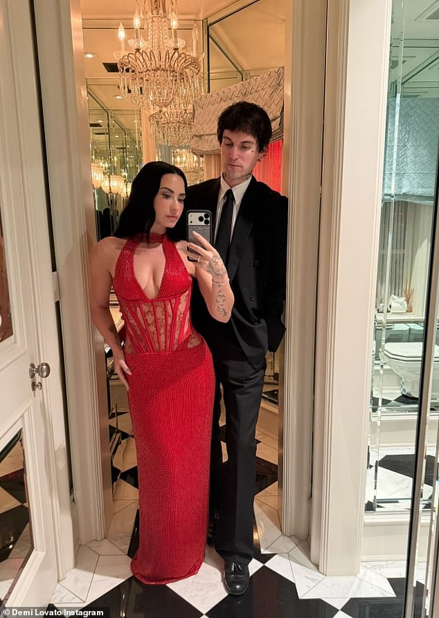 في الواقع، تزوجت جيل الألفية التي تدرس في المنزل من مغنيها الاحتياطي جوردان 