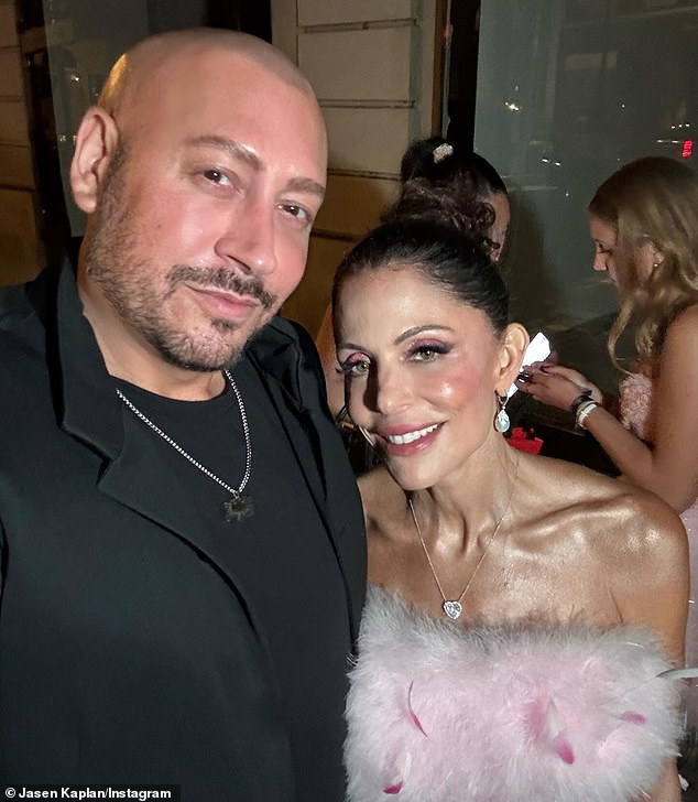 أشادت بيثني فرانكل بكابلان من خلال مشاركة سلسلة من الصور والمقاطع للنجم الراحل على مر السنين