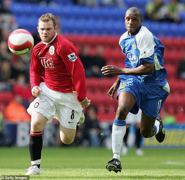 إذا واصل السير على المسار الذي يسير فيه، فسوف يخطو كاي إلى ملعب أولد ترافورد مرة أخرى في يوم من الأيام، تمامًا كما فعل والده بين عامي 2004 و2017 (صورة واين في عام 2006)