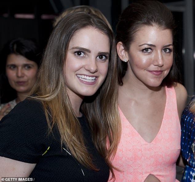 والآن، بمناسبة بداية العام الجديد، اعترفت الأم (في الصورة على اليسار في عام 2013) بأنها تشعر الآن 