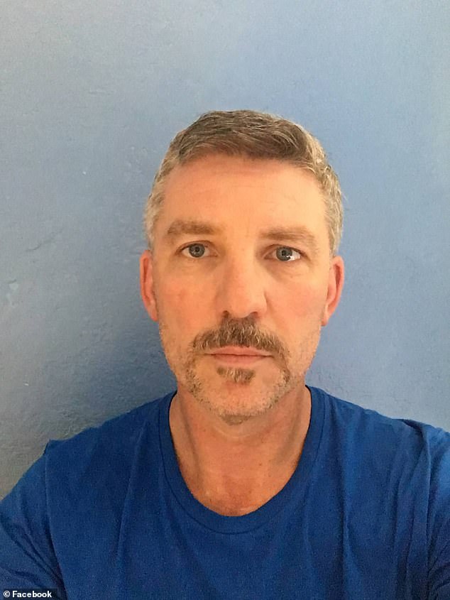 بدأ تيم مسيرته المهنية في تغطية الأخبار والرياضة في القناة العاشرة لمدة ثلاث سنوات. ثم توجه إلى ملبورن لتولي دور مراسل الأخبار والرياضة لقناة SBS World News Australia، حيث مكث لمدة أربع سنوات. قضى تيم أيضًا فترة خمس سنوات في العمل في ABC